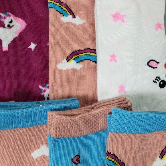 12 Pairs Women's Unicorn Crew Socks - Picture 2 of 3